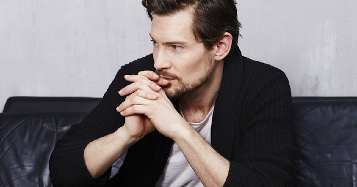 黒カーディガンのメンズコーデ5選 おすすめの着こなし方を徹底ガイド Smartlog 黒カーディガンのメンズコーデ5選 おすすめの着こなし方を徹底ガイド Smartlog