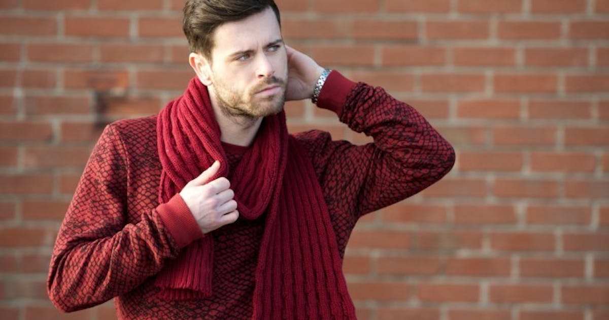 セーターのメンズ色別コーデ集 秋冬の着こなしに こだわり を Smartlog