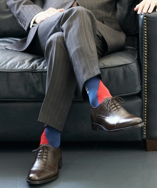 挿し色コーデが冬ファッションを制する。足元をサラっと彩る「お洒落ソックス」5選