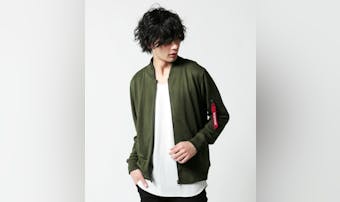 カーキのMA-1を着用したおすすめ...