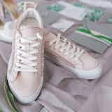 ベージュスニーカーを履いたメンズコーデ術。秋冬にぴったりの着こなし術とは