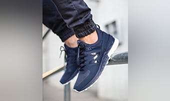 【メンズ】ニューバランス574を履...