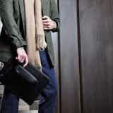 ベージュマフラーで冬コーデを上品に。人気のメンズ着こなし方を厳選