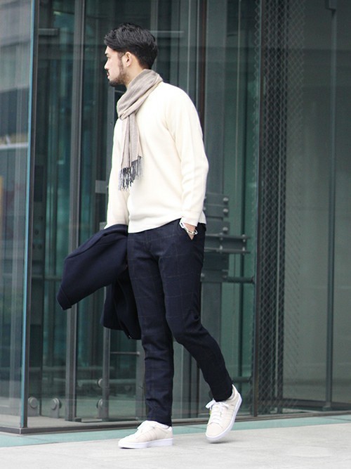 ベージュマフラーで冬コーデを上品に 人気のメンズ着こなし方を厳選 Smartlog