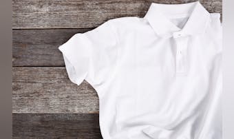 白ポロシャツで爽やかコーデに。清潔感抜群のメンズ着こなし術