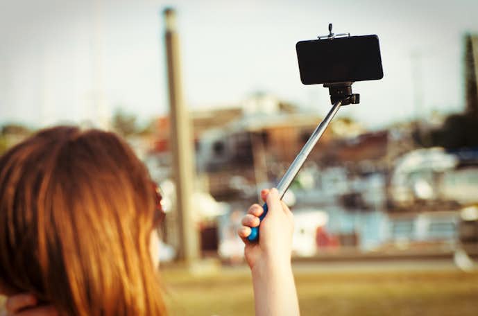 自撮り棒の選び方 使い方ガイド おすすめセルカ棒の有効活用術とは Smartlog