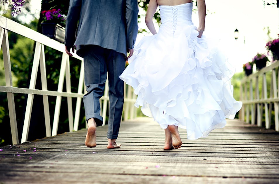 結婚記念日に両親へ贈りたいプレゼントランキング 気持ち伝わるギフトを厳選 Smartlog
