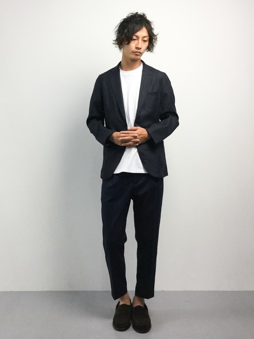 白tシャツで おしゃれ に仕上げる 12パターンの着こなし術を大公開 Smartlog