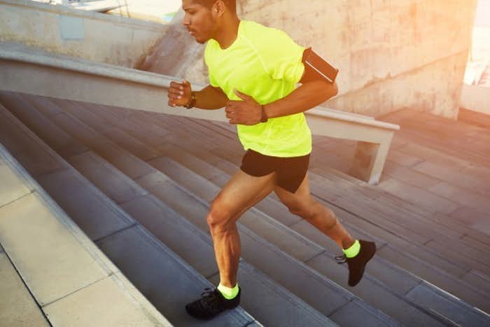 ふくらはぎの効果的な鍛え方 下腿三頭筋を鍛える筋トレ ストレッチメニューとは Smartlog