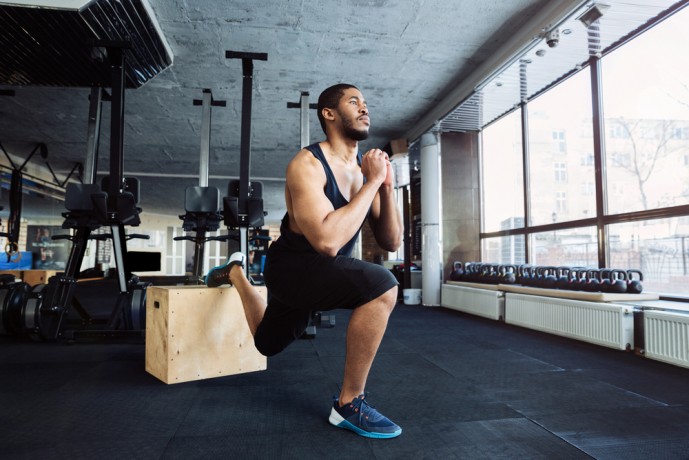 効果的に大腿四頭筋を鍛えられる自重筋トレメニュー