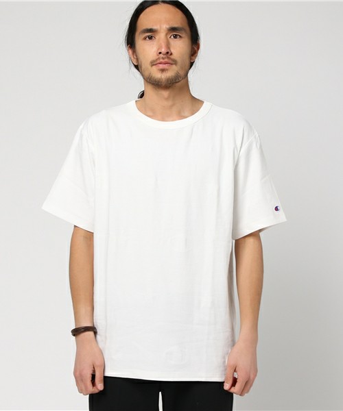 白tシャツで おしゃれ に仕上げる 12パターンの着こなし術を大公開 Smartlog