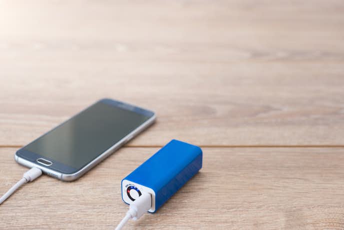 21 小型モバイルバッテリーのおすすめ8選 軽量 大容量の人気充電器を大公開 Smartlog 21 小型モバイルバッテリーのおすすめ8選 軽量 大容量の人気充電器を大公開 Smartlog