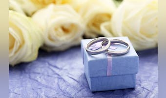 【大切な妻へ】結婚記念日の人気プレ...