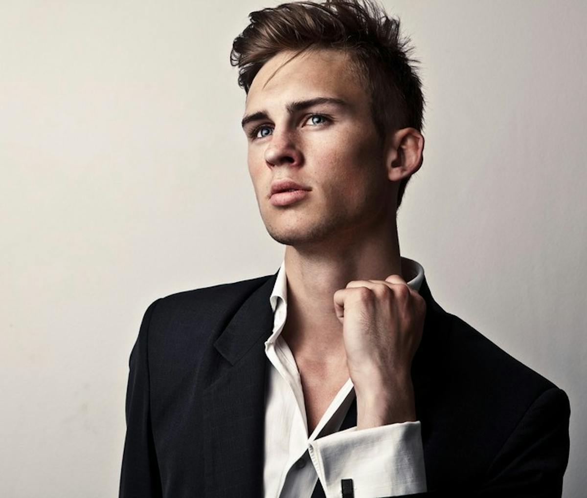 男の爽やか髪型 刈り上げ 30選 おしゃれメンズヘアのセット方法とは Smartlog