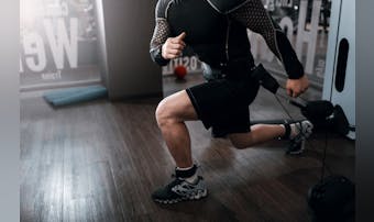 【足の筋トレ】自宅でできる下半身トレーニングメニュー特集｜足腰の効果的な鍛え方とは