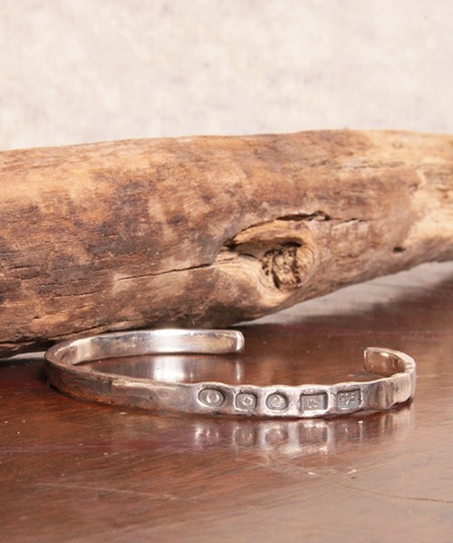 【洒落た男のアクセサリー】手元が際...