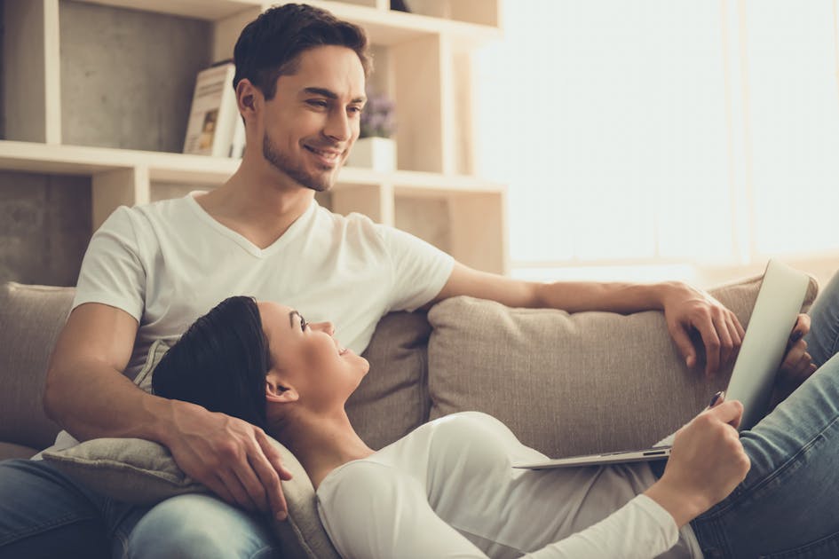 ラブラブになれる おうちデート アイディア21選 家デートですることやること 事前準備とは Smartlog ラブラブになれる おうちデート アイディア21選 家デートですることやること 事前準備とは Smartlog