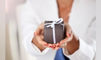 20歳の女友達が喜ぶ誕生日プレゼン...