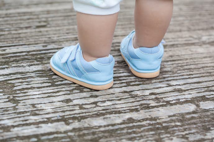 男の子 女の子 出産祝いに贈るベビー靴のブランド5選 子供に喜ばれる一足とは Smartlog