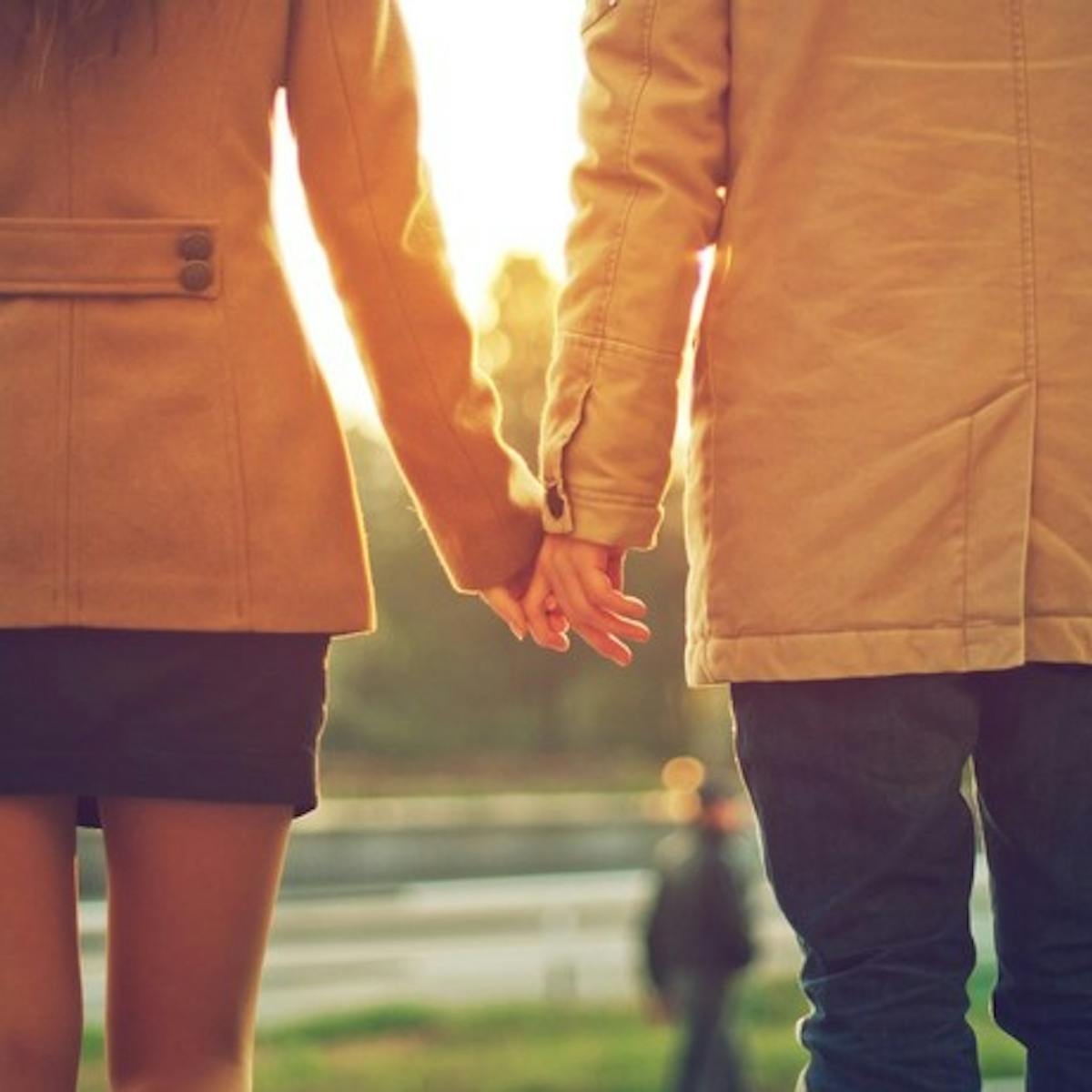 付き合う前のデートで手をつなぐ方法 適切なタイミングと口実は Smartlog 付き合う前のデートで手をつなぐ方法 適切なタイミングと口実は Smartlog