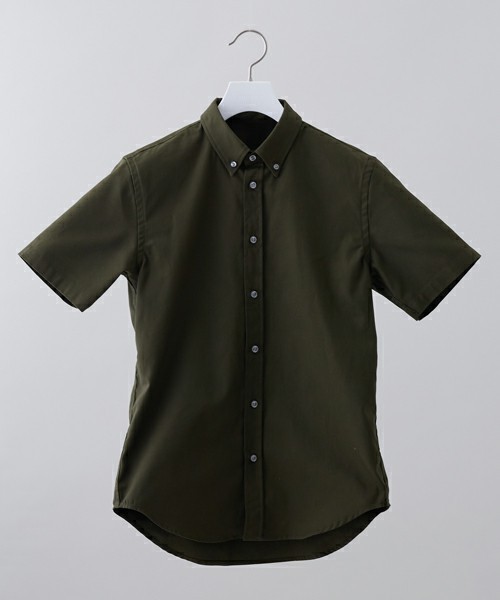 ラフなのに“キレイめ”。一枚は持っ...