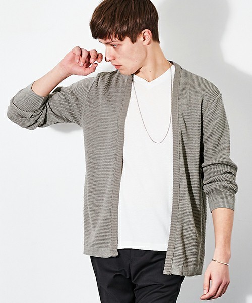 肌寒い日に。さらっと「薄手カーディ...
