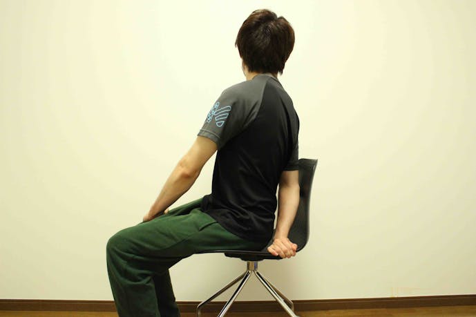 腰のストレッチ方法