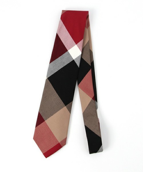 オフシーンこそ“こだわりの1本”を。センス抜群の一押しネクタイ5選