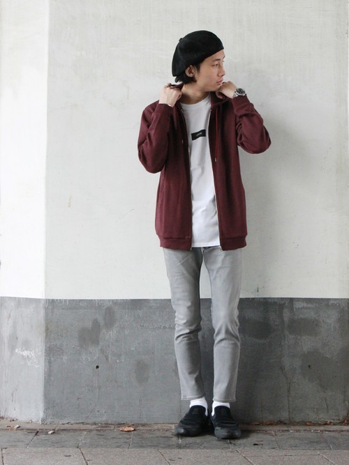 パーカーのメンズコーデ術 ラフなおしゃれ を楽しむ着こなし方とは Smartlog