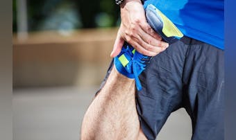 大腿四頭筋のストレッチ方法｜前ももの筋肉を伸ばす効果的な柔軟体操6選