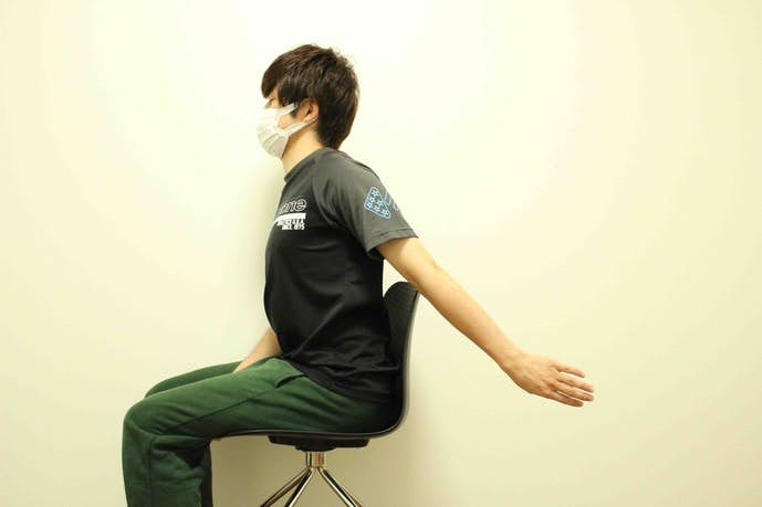 肩甲骨のストレッチ方法 硬い筋肉を柔らかくする効果的な柔軟体操とは Smartlog