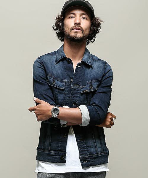 秋コーデの主役級アイテム 春先にも着こなせる万能なデニムジャケット3選 Smartlog