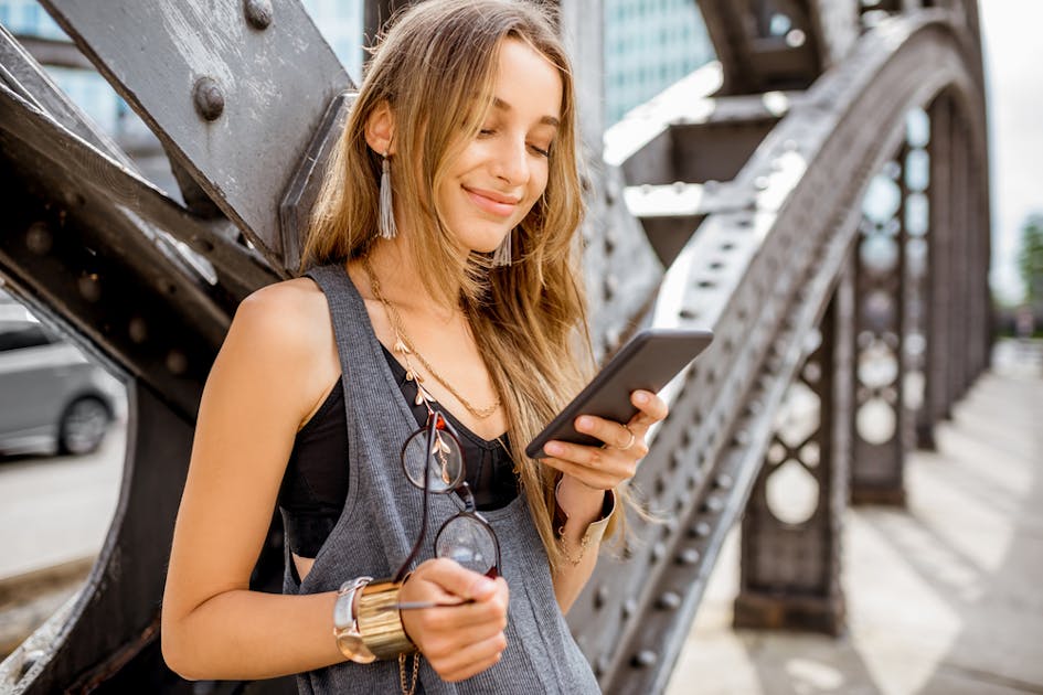 モテる彼女と付き合うと不安 彼氏が心配になるモテる女性の特徴とは Smartlog