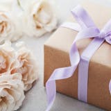 彼女の誕生日に花束をプレゼント