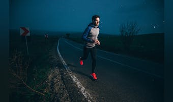 【2024年】ランニングライトのおすすめ人気ランキング｜夜のジョギングにも安心のアイテムとは？