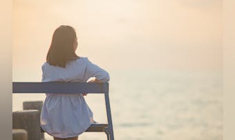 好きな人を忘れたい方へ 片思いや辛い失恋を忘れる10の方法とは Smartlog 好きな人を忘れたい方へ 片思いや辛い失恋を忘れる10の方法とは Smartlog