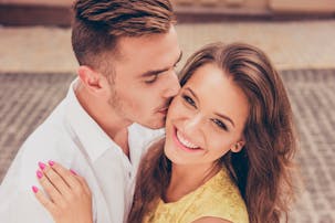 ほっぺにキスする男性の7つの心理 彼氏が喜ぶほっぺキスのやり方も紹介 Smartlog
