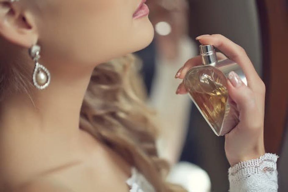 彼女が喜ぶ「香水」のクリスマスプレゼント｜女性人気の高いブランド集 Smartlog