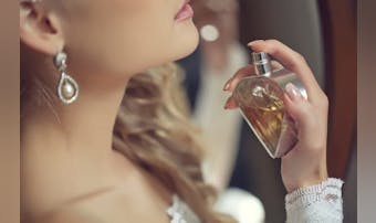 彼女が喜ぶ「香水」のクリスマスプレゼント｜女性人気の高いブランド集