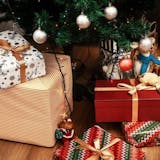 クリスマスプレゼントには可愛いぬいぐるみと大人ネックレスの組み合わせで
