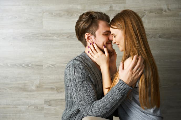 見つめ合う男女は両思い 心理状態や好きな人と恋を叶える方法を伝授 Smartlog