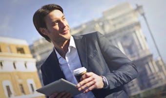 私のこと好き 男性が本命女性に見せる16の本気サインを大公開 Smartlog 私のこと好き 男性が本命女性に見せる16の本気サインを大公開 Smartlog