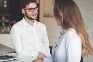 彼氏が意地悪をする心理とは ちょっかいを出された時の上手な対処法を解説 Smartlog