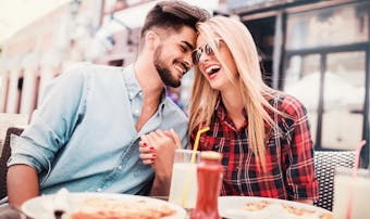 女のおならは幻滅する 男の本音と出そうな時のかわいい対処法を紹介 Smartlog