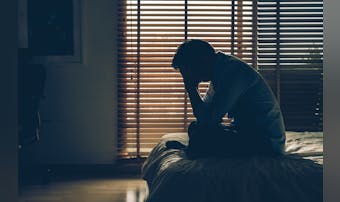 物に当たる人の心理&特徴。職場など...