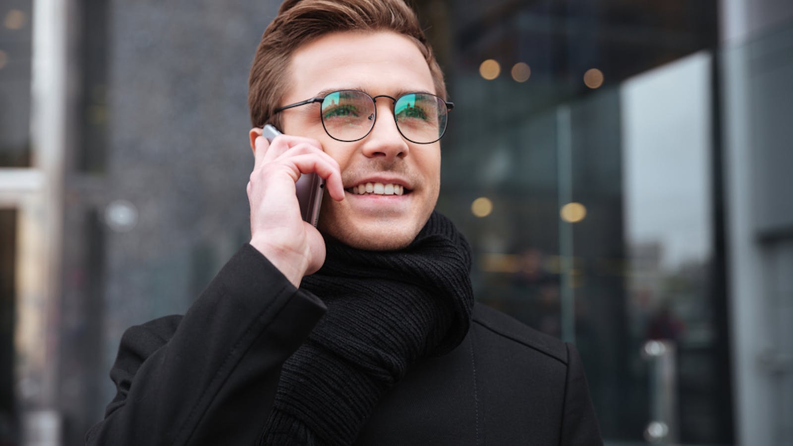 メガネ男子は何故モテる メガネで変わる印象 かっこいい魅力とは Smartlog メガネ男子は何故モテる メガネで変わる印象 かっこいい魅力とは Smartlog