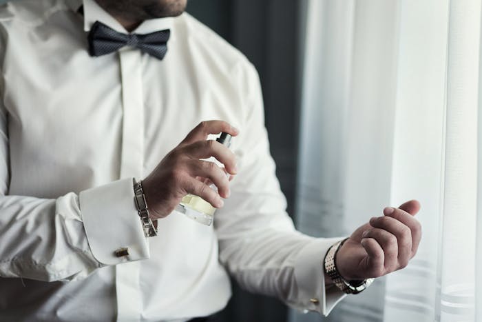 男性の正しい香水の付け方 女性は香り高いメンズを忘れない Smartlog 男性の正しい香水の付け方 女性は香り高いメンズを忘れない Smartlog