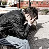 彼氏が泣く心理とは?泣いた時の対応方法&泣き虫彼氏のメリットを解説