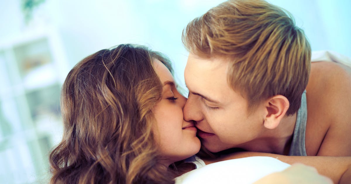 キスのベストタイミングはいつ 彼氏が彼女にキスしたくなる7の瞬間 Smartlog キスのベストタイミングはいつ 彼氏が彼女にキスしたくなる7の瞬間 Smartlog