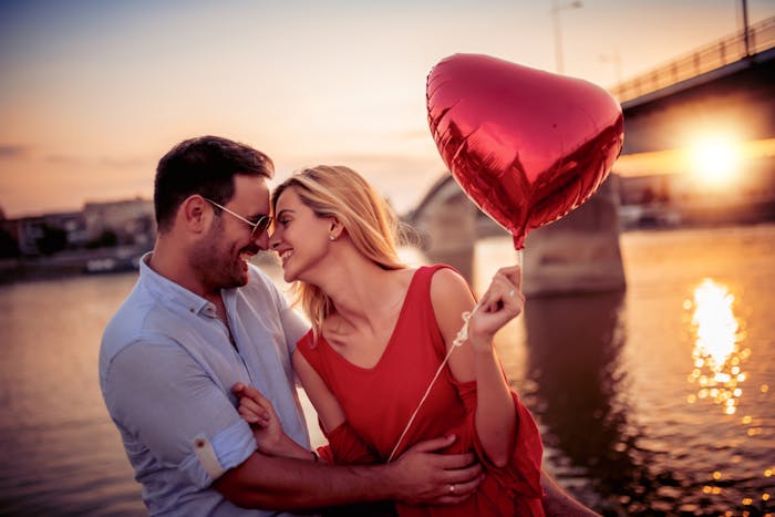 好き と 愛してる の意味の違い 使い分ける男性心理と愛の名言集を紹介 Smartlog